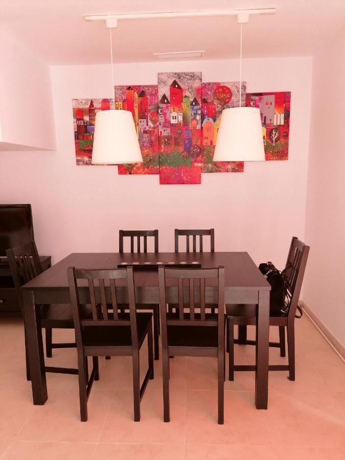 Casa Lua Apartment โกนิล เด ลาฟรอนเตรา ภายนอก รูปภาพ