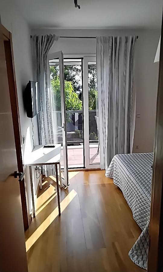 Casa Lua Apartment โกนิล เด ลาฟรอนเตรา ภายนอก รูปภาพ