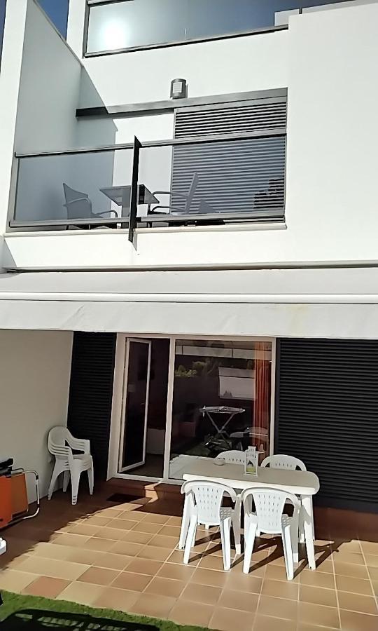 Casa Lua Apartment โกนิล เด ลาฟรอนเตรา ภายนอก รูปภาพ